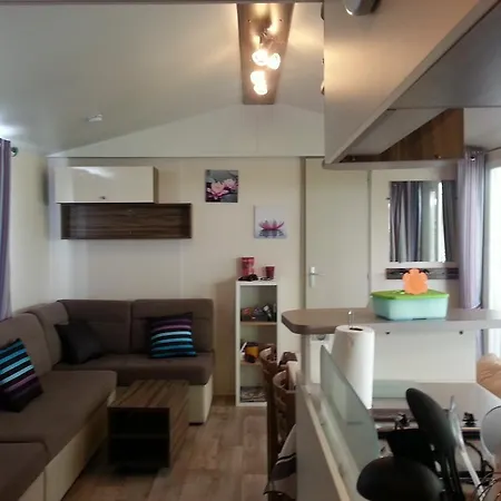 Les Charmettes Mobilhomes17 Les Mathes Exterior photo