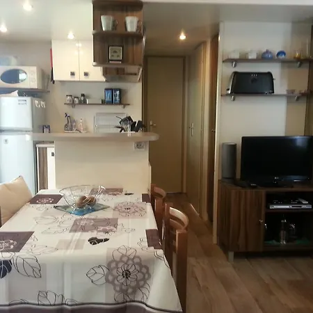 Les Charmettes Mobilhomes17 Les Mathes Exterior photo