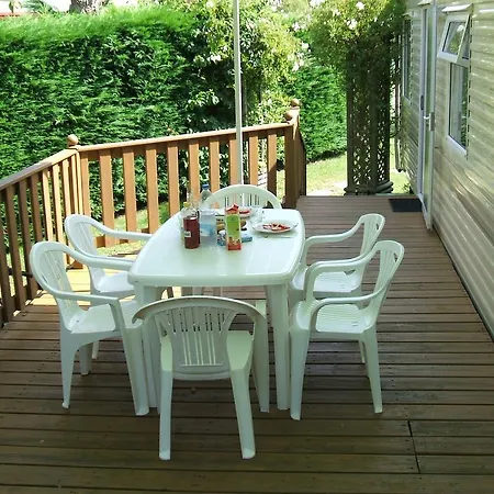 Les Charmettes Mobilhomes17 Les Mathes Exterior photo