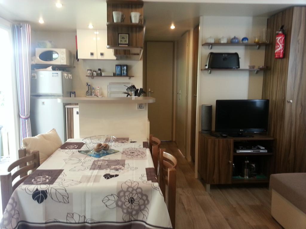 Les Charmettes Mobilhomes17 Campsite 4*